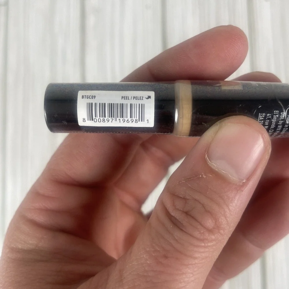 NYX PROFESSIONAL MAKEUP Born To Glow‎ Radiant Concealer- MEDIUM OLIVE BTGC09